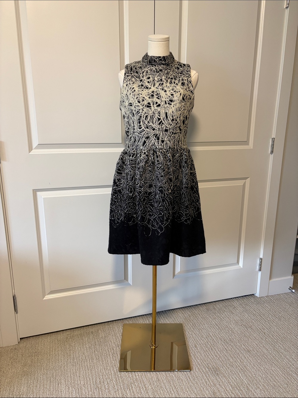 Freeway Black & Cream Gradient Lace-Effect Sleeveless Dress